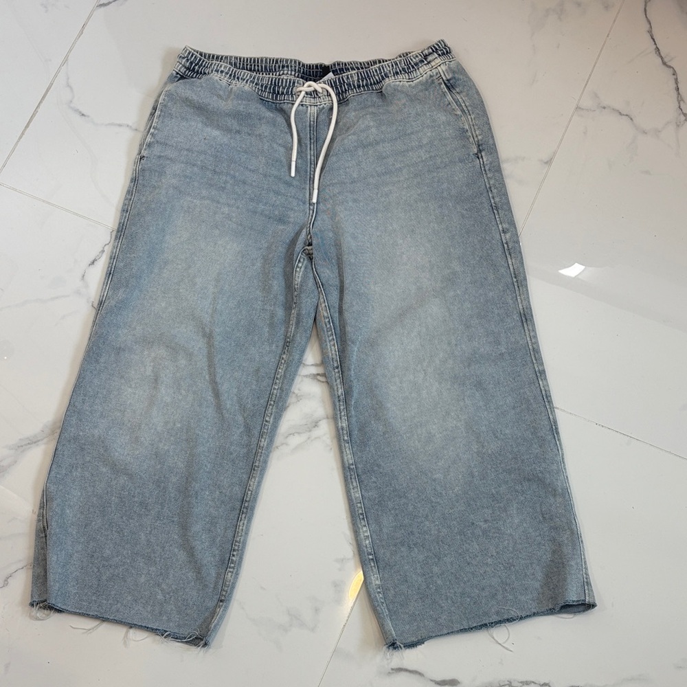 Women’s Petite Light Blue Wide Leg Jeans